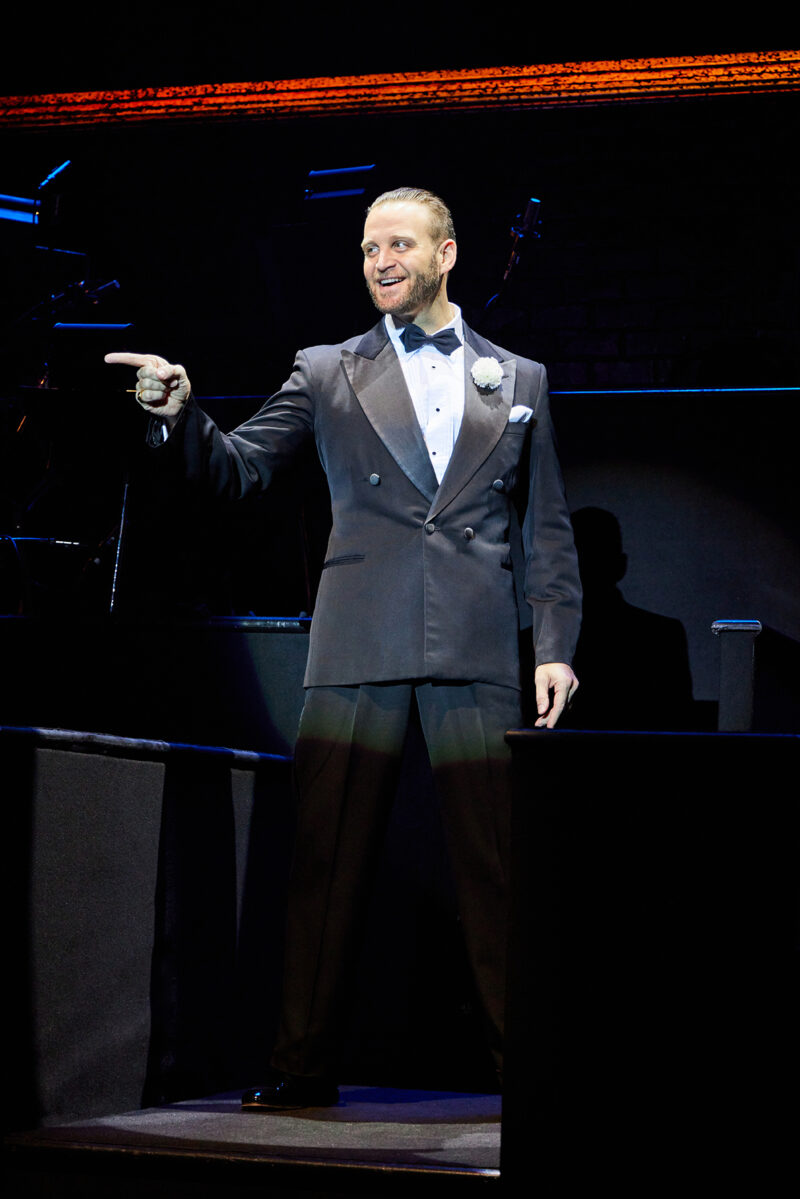 Jeff Brooks as Billy Flynn in Chicago.